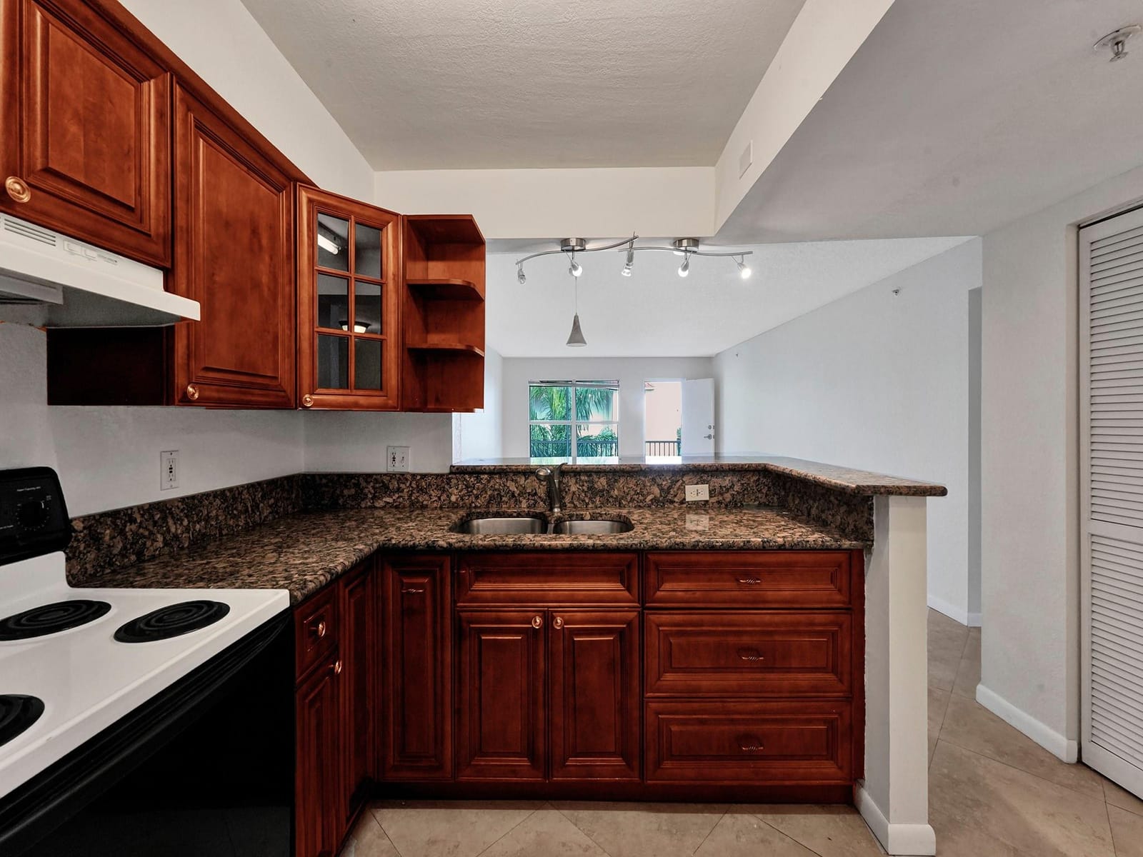 4025 N Federal Highway B311 — photo 2