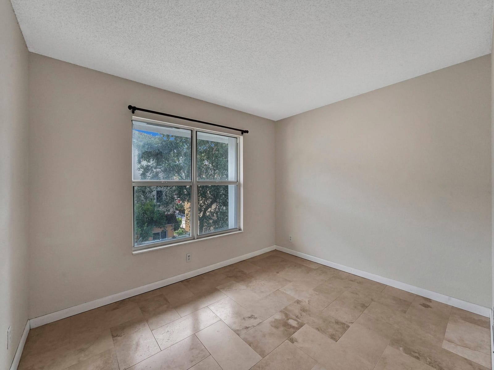 4025 N Federal Highway B311 — photo 12