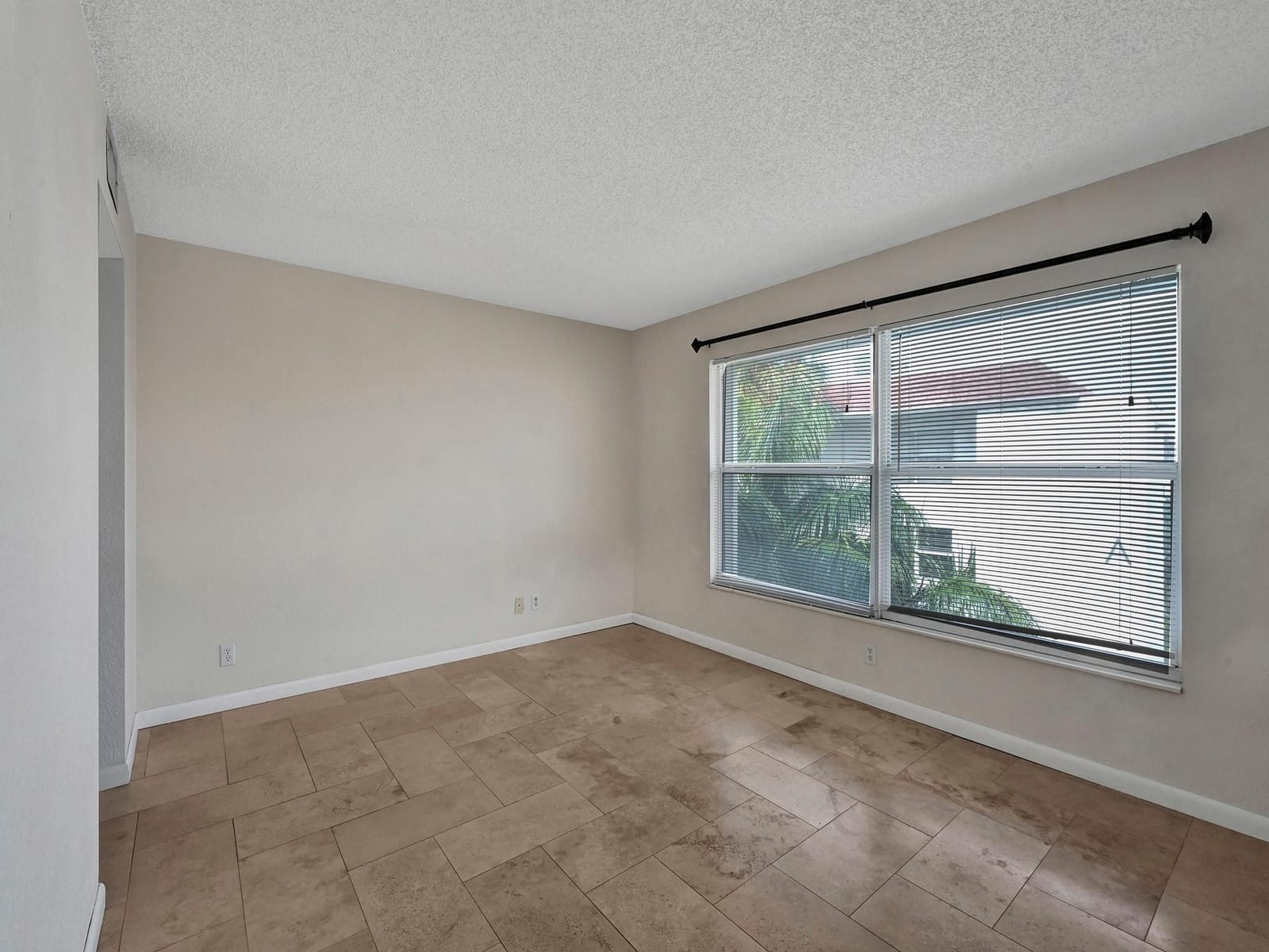 4025 N Federal Highway B311 — photo 4