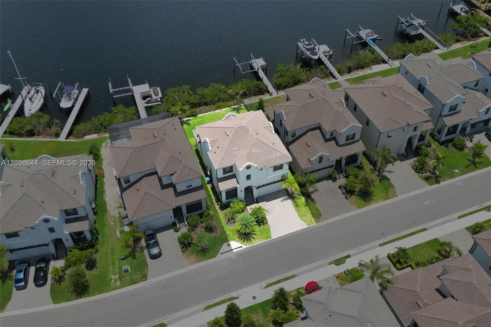 1112 Seagrape Drive, FL 33570 photo 29