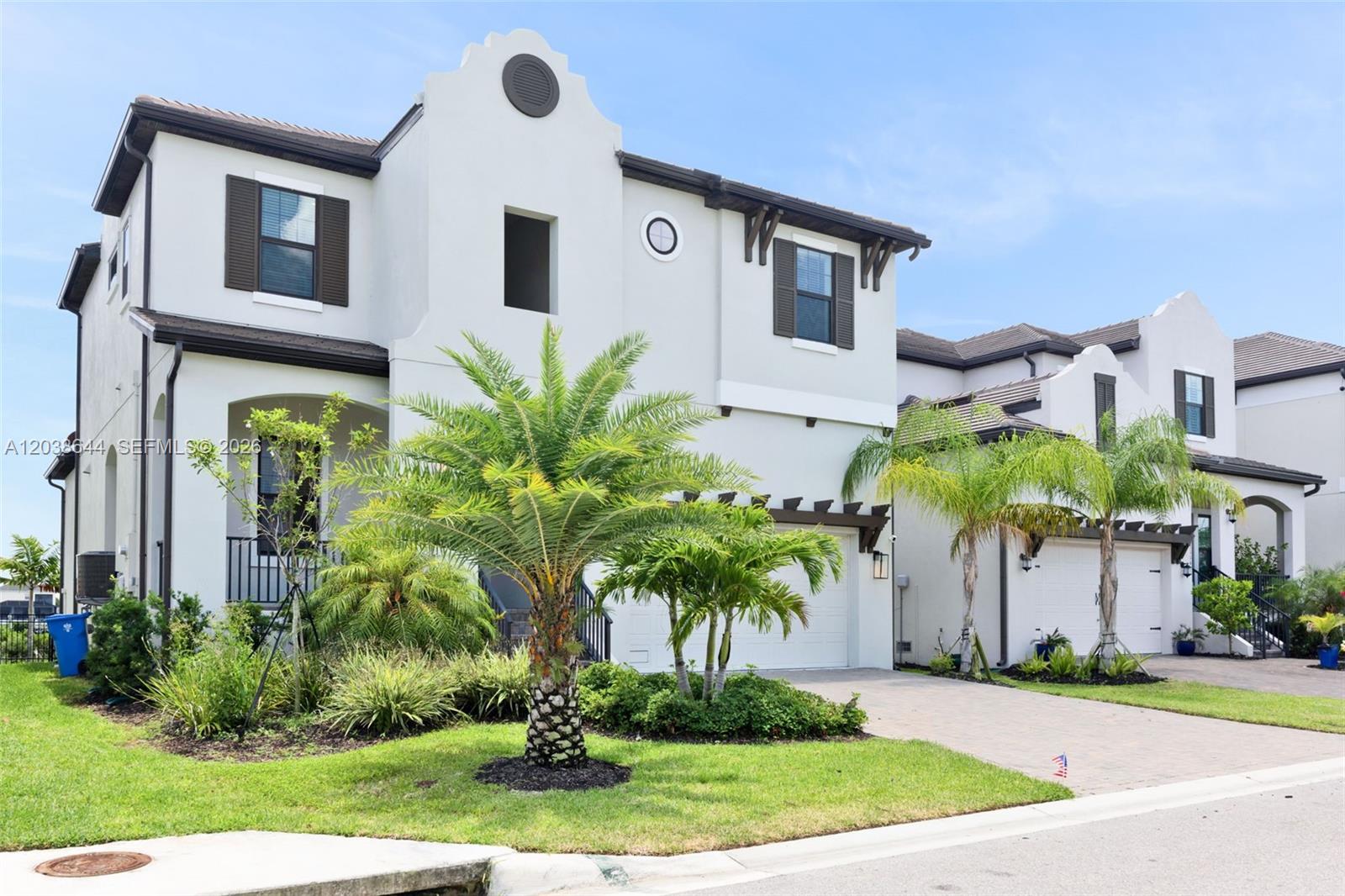 1112 Seagrape Drive, FL 33570 photo 9