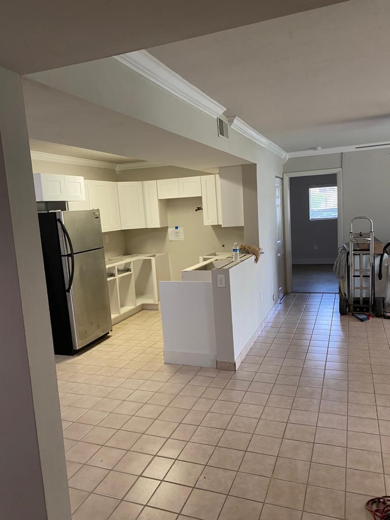 450 W Palm Cir Circle W 103, Pembroke Pines, FL 33025, Pembroke Pines