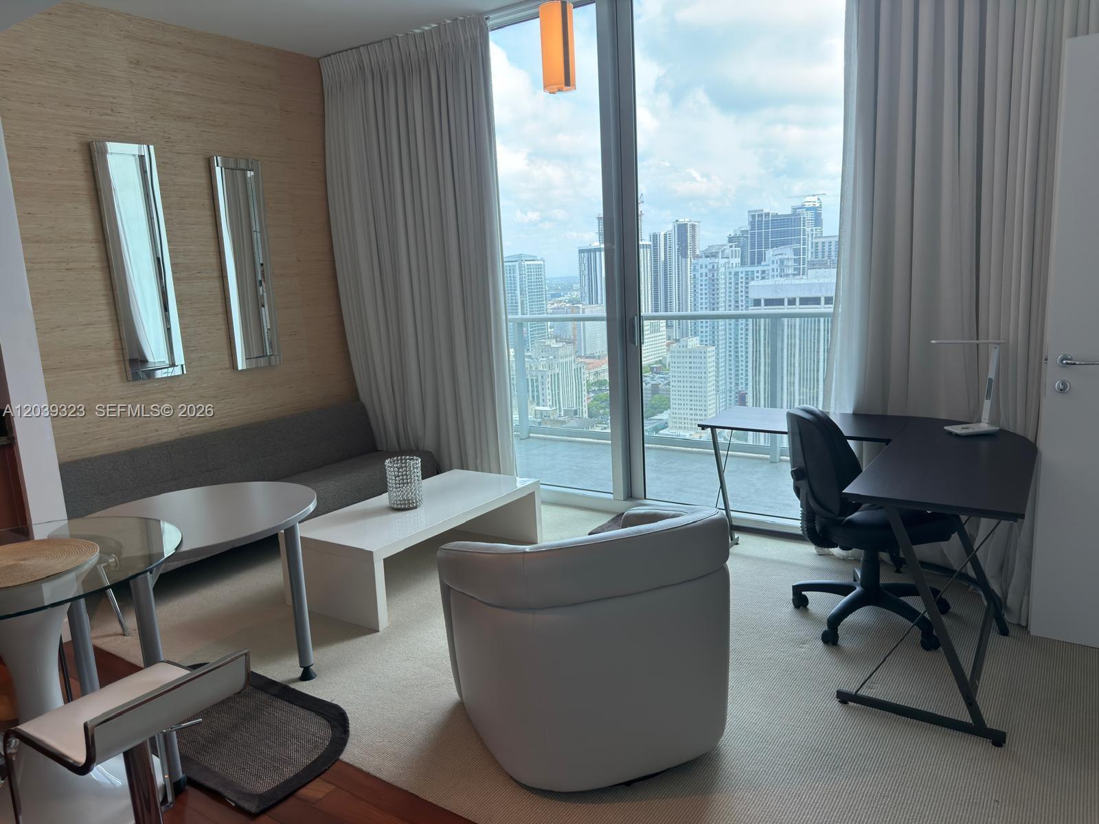 300 S Biscayne Boulevard T3703, Miami, FL 33131, Miami