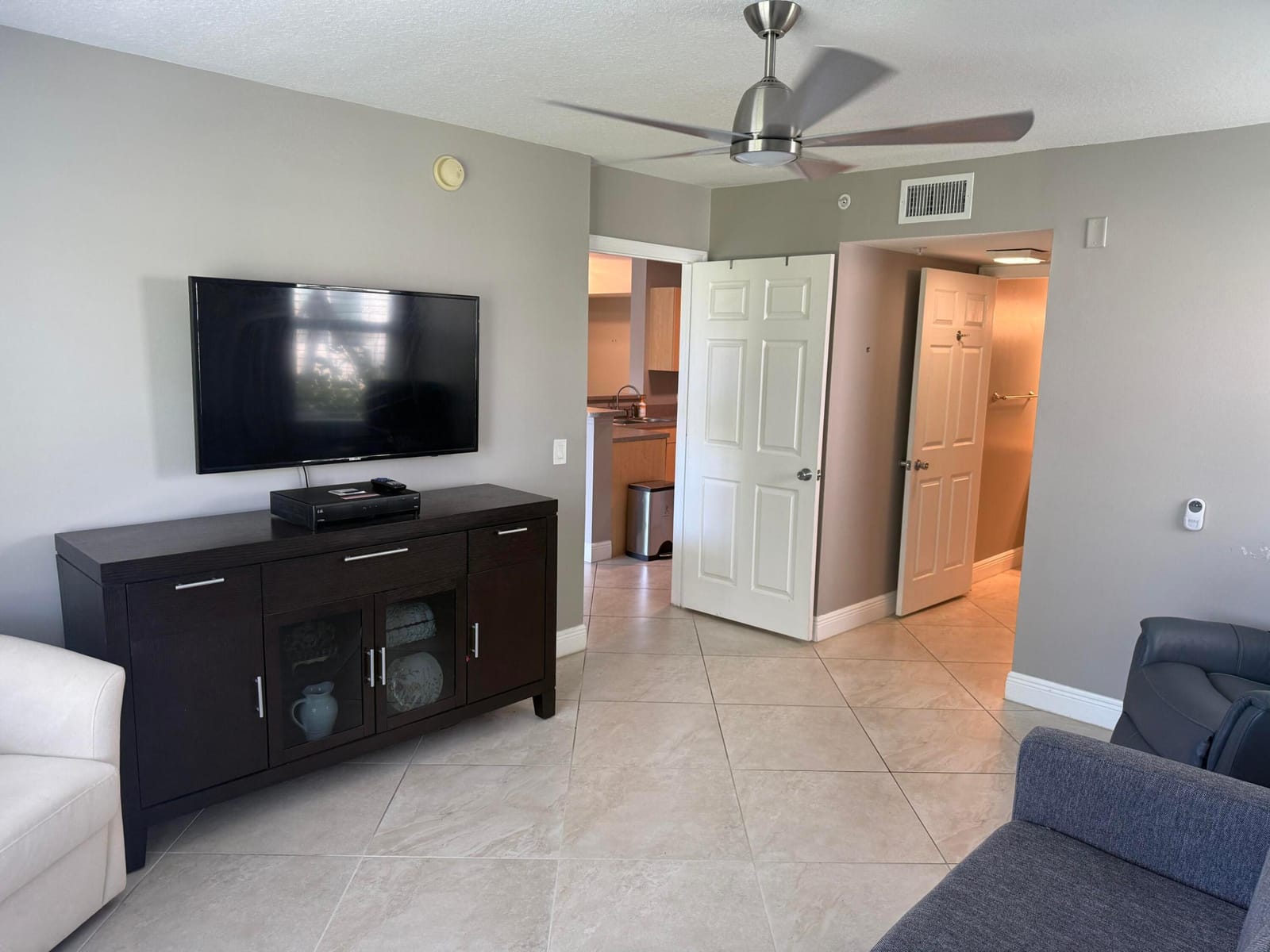 902 Villa Circle — photo 11