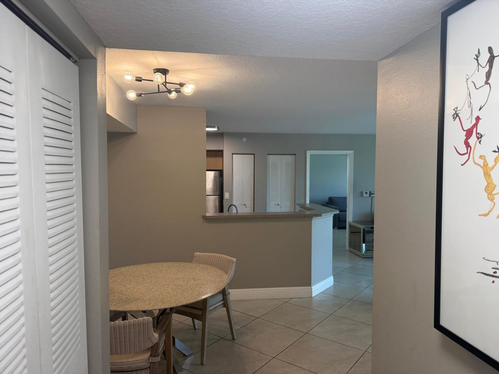 902 Villa Circle — photo 4