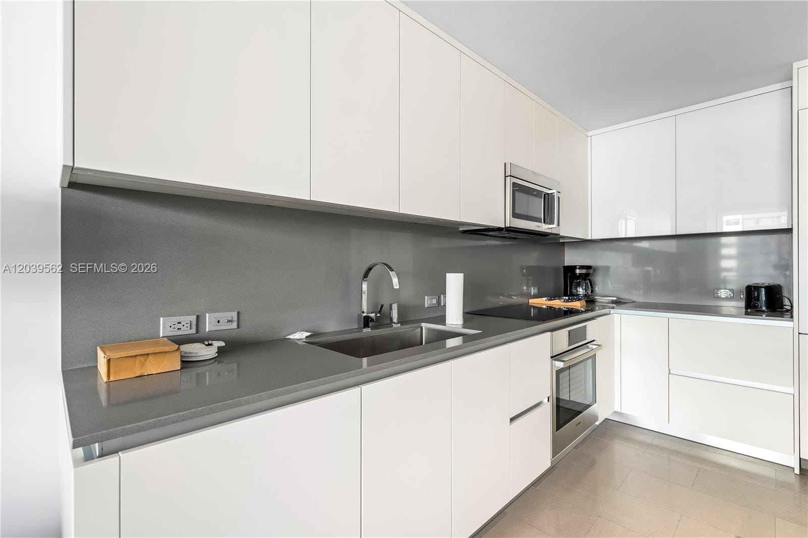 88 SW 7th Street 1006 — photo 3
