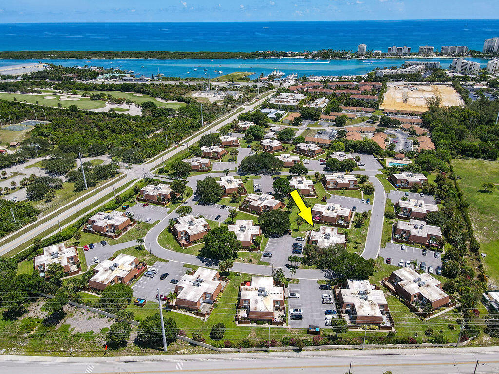 3900 SE County Line Road 22a, Jupiter, FL 33469, Jupiter