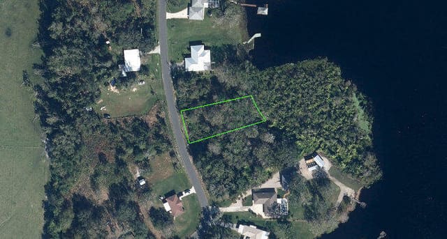 6420 Lakeside Drive W, Sebring, FL 33875