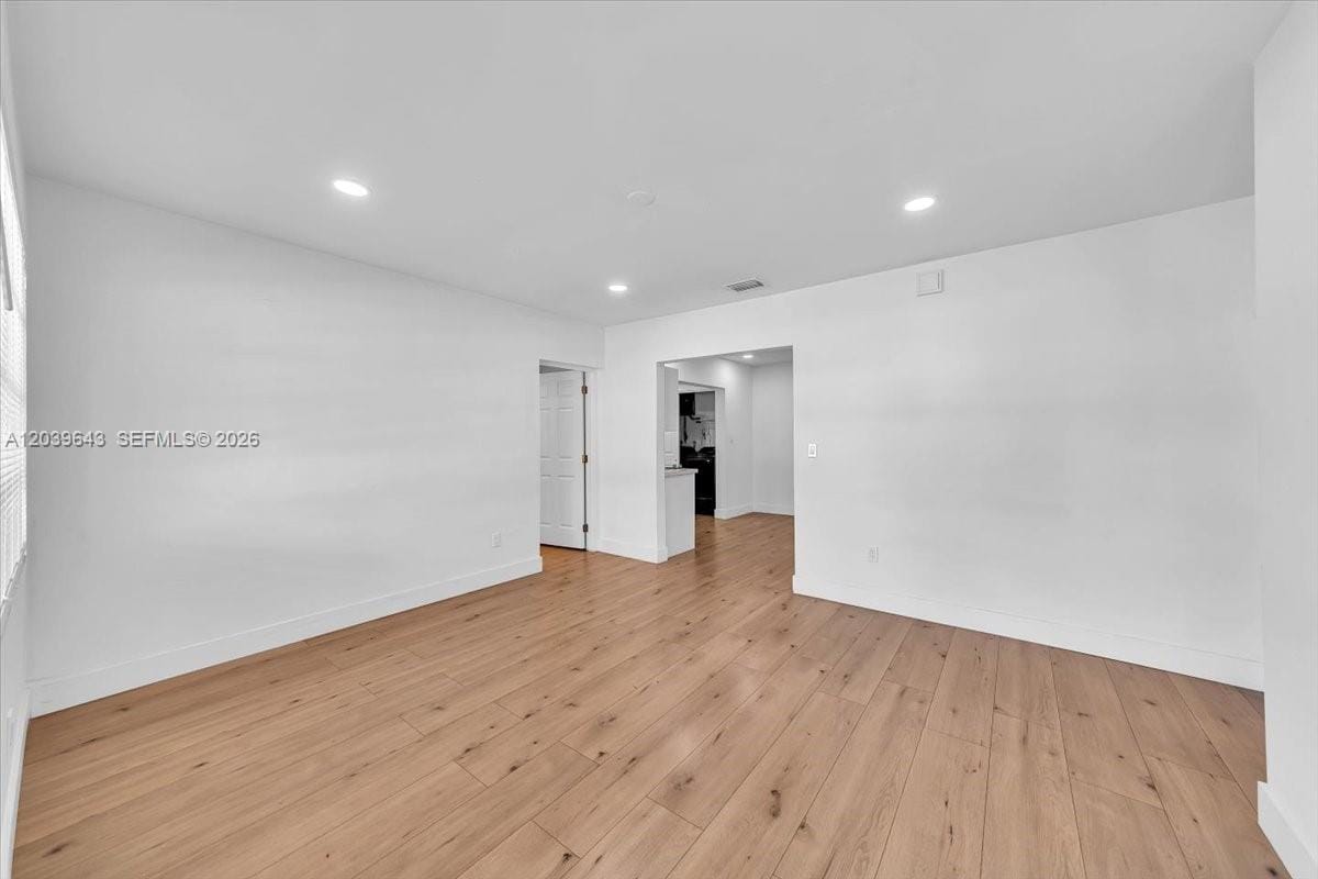 4719 E 8th Court — photo 6