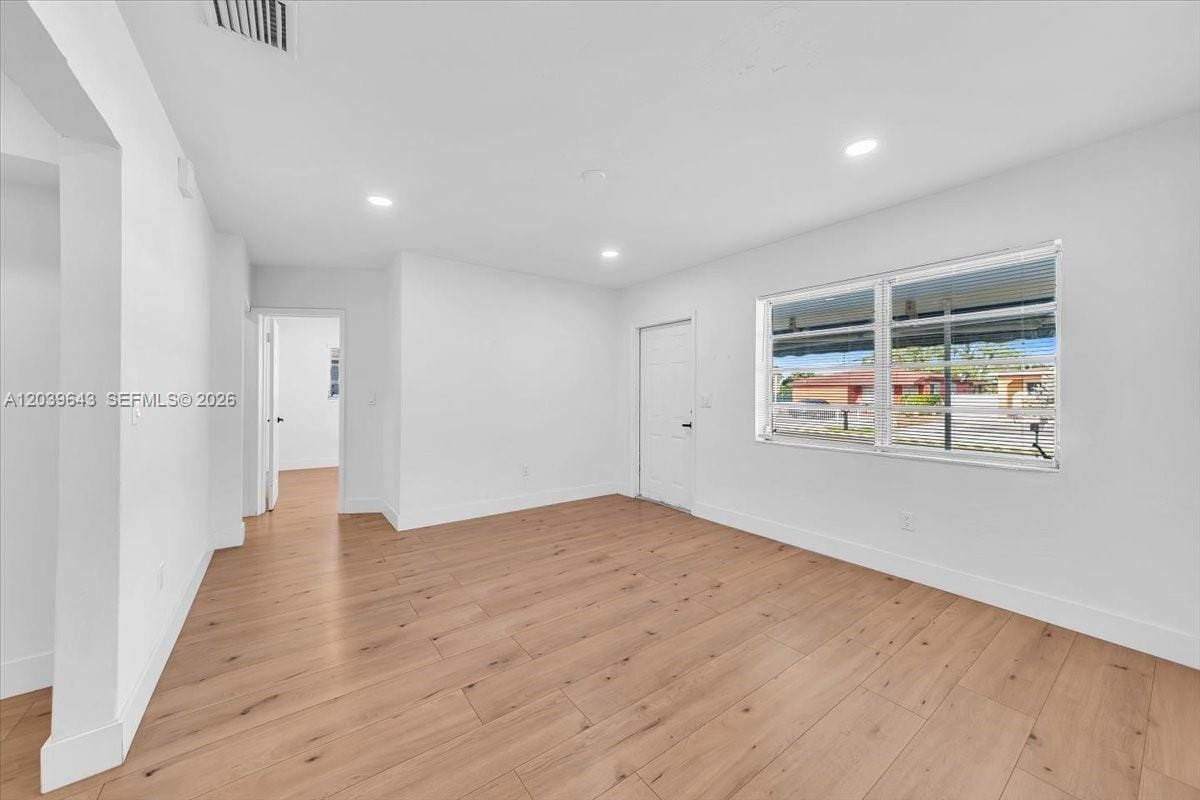 4719 E 8th Court — photo 7