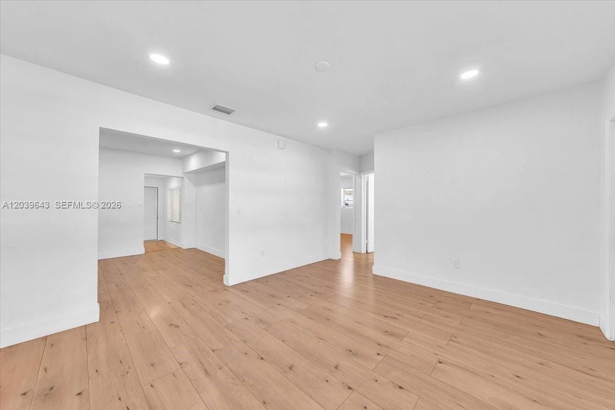 4719 E 8th Court — photo 8