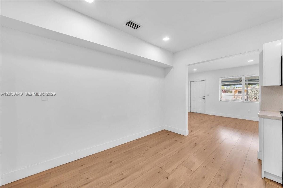 4719 E 8th Court — photo 9
