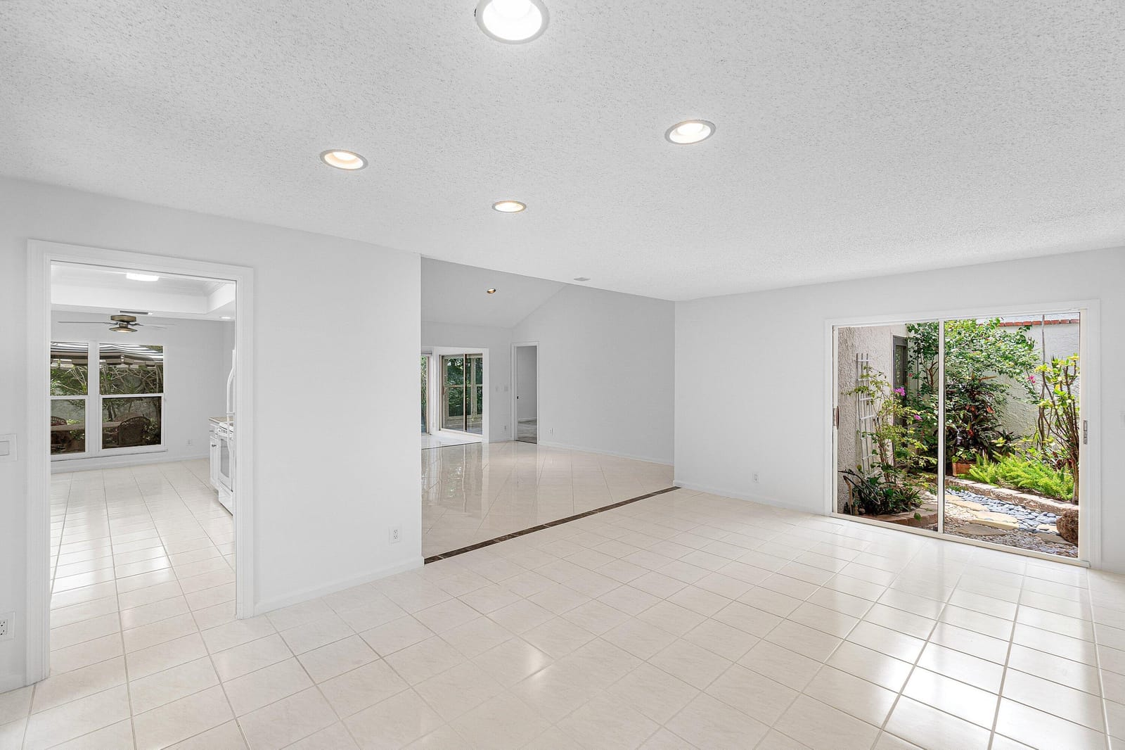 5635 Kiowa Circle, Boynton Beach, FL 33437 photo 14