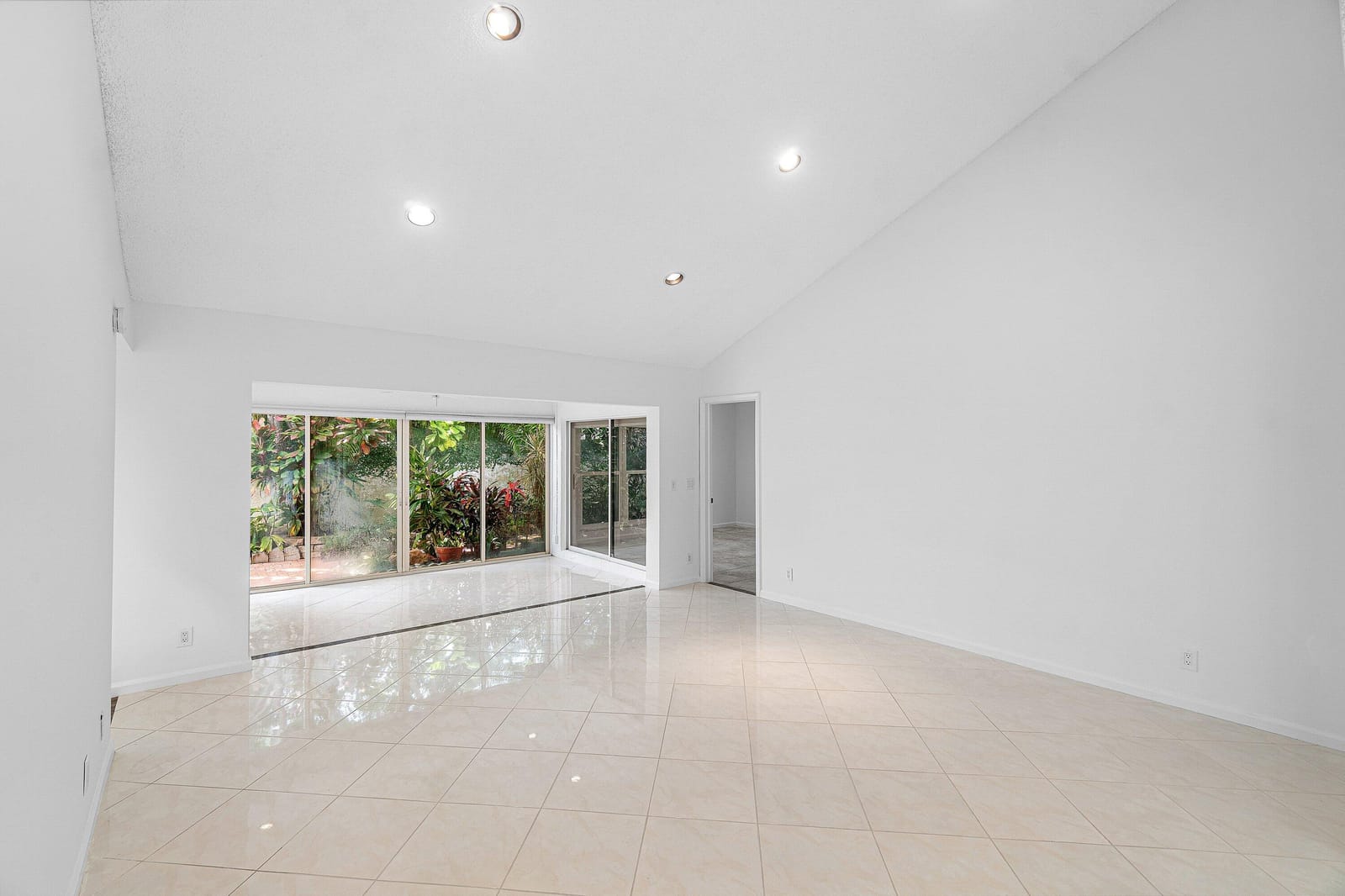 5635 Kiowa Circle, Boynton Beach, FL 33437 photo 16