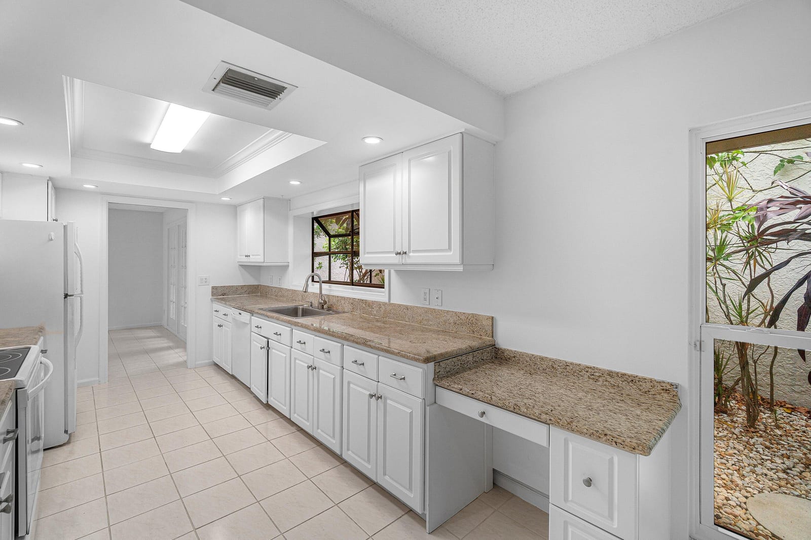 5635 Kiowa Circle, Boynton Beach, FL 33437 photo 9