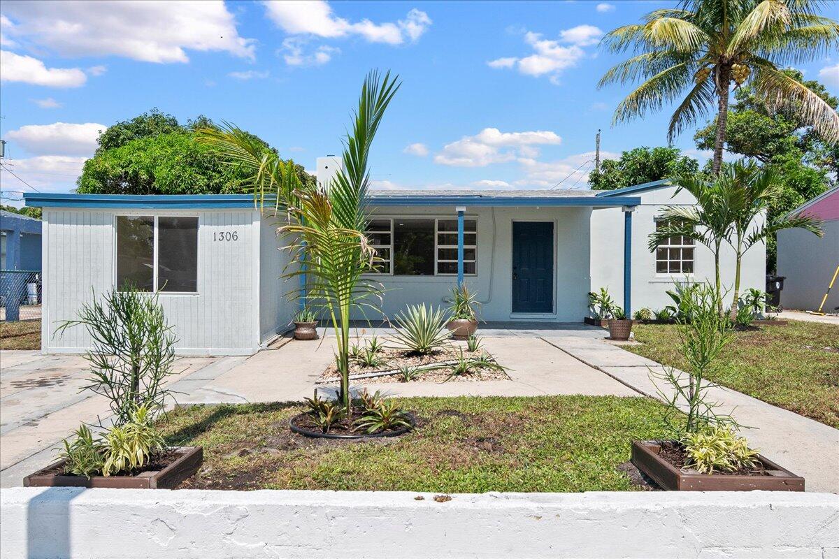 1306 S C Terrace, Lake Worth Beach, FL 33460, Lake Worth Beach