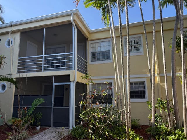 320 SE 10TH Avenue C, Garden Isle Villas, Pompano Beach, FL