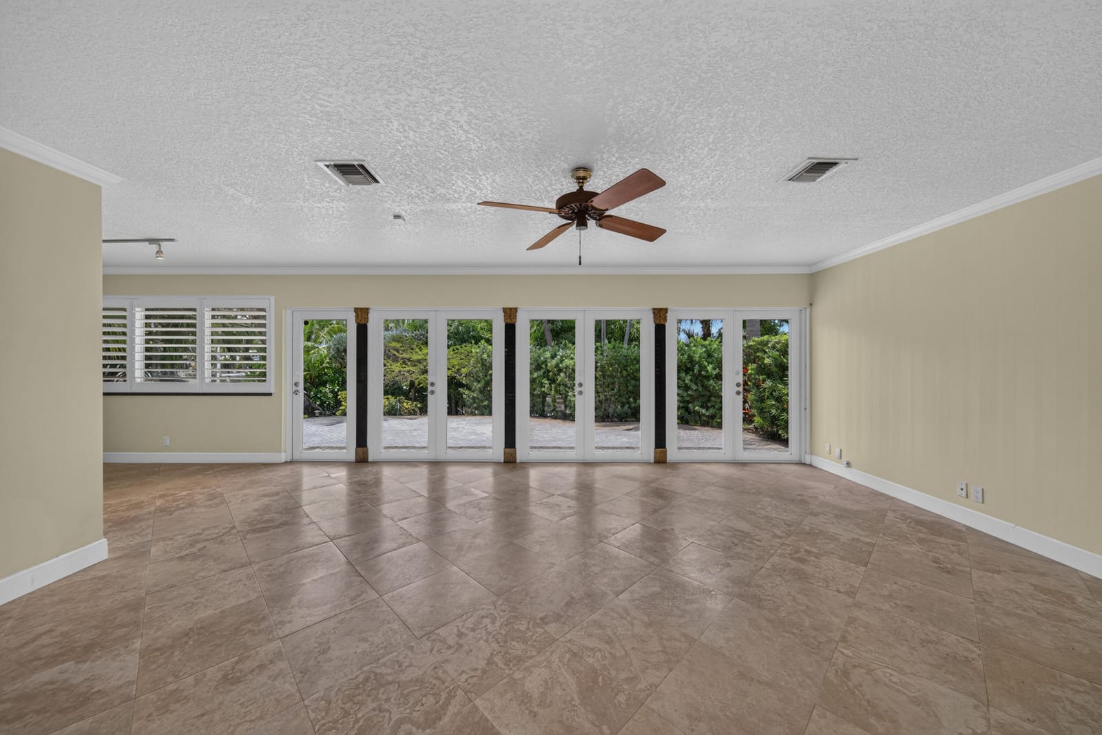 1325 Guava Isle — photo 10
