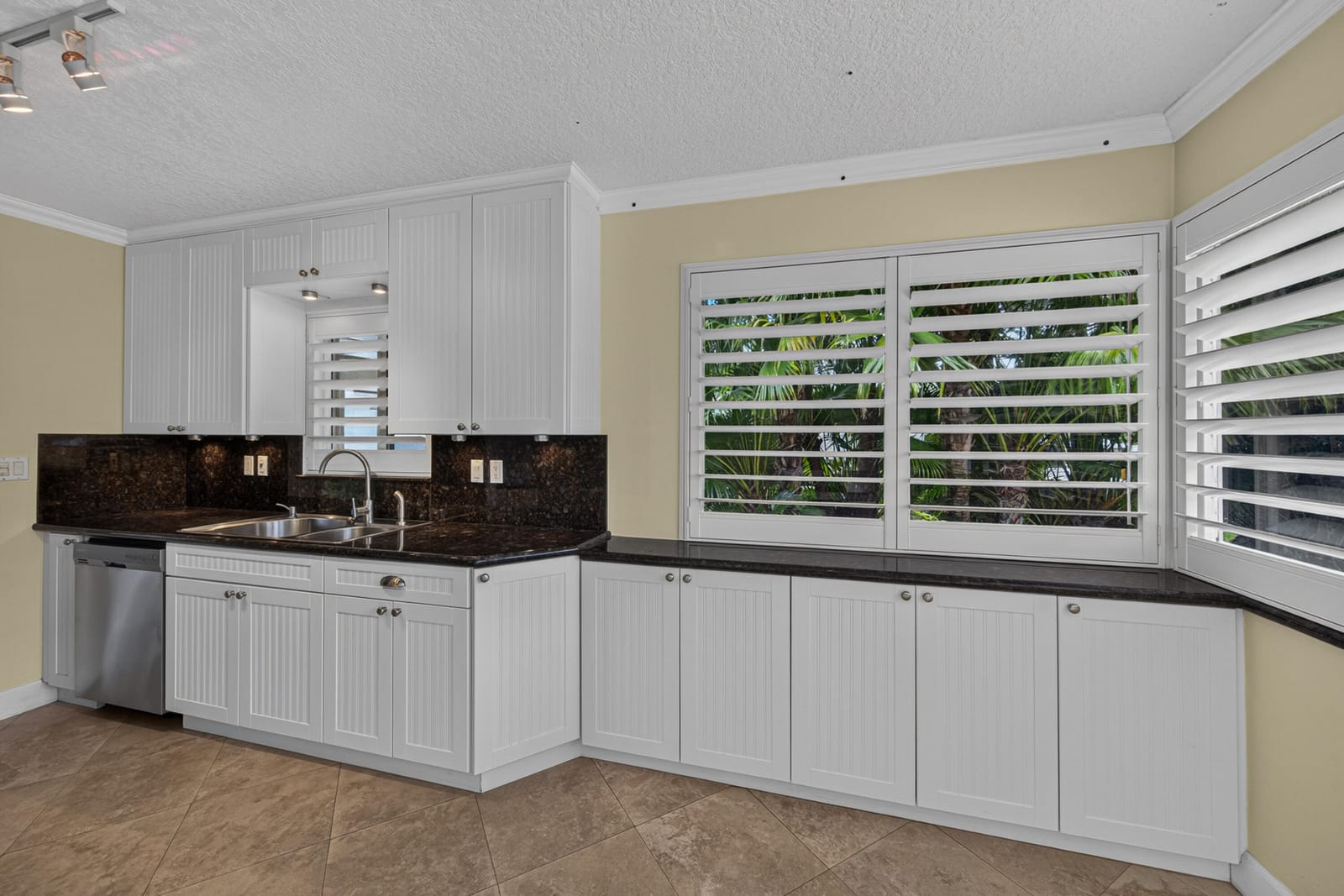 1325 Guava Isle — photo 11