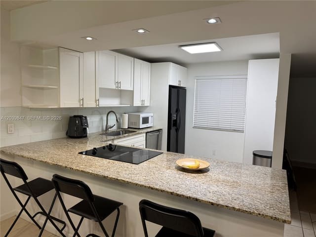 405 Lakeview Drive 102, Weston, FL 33326