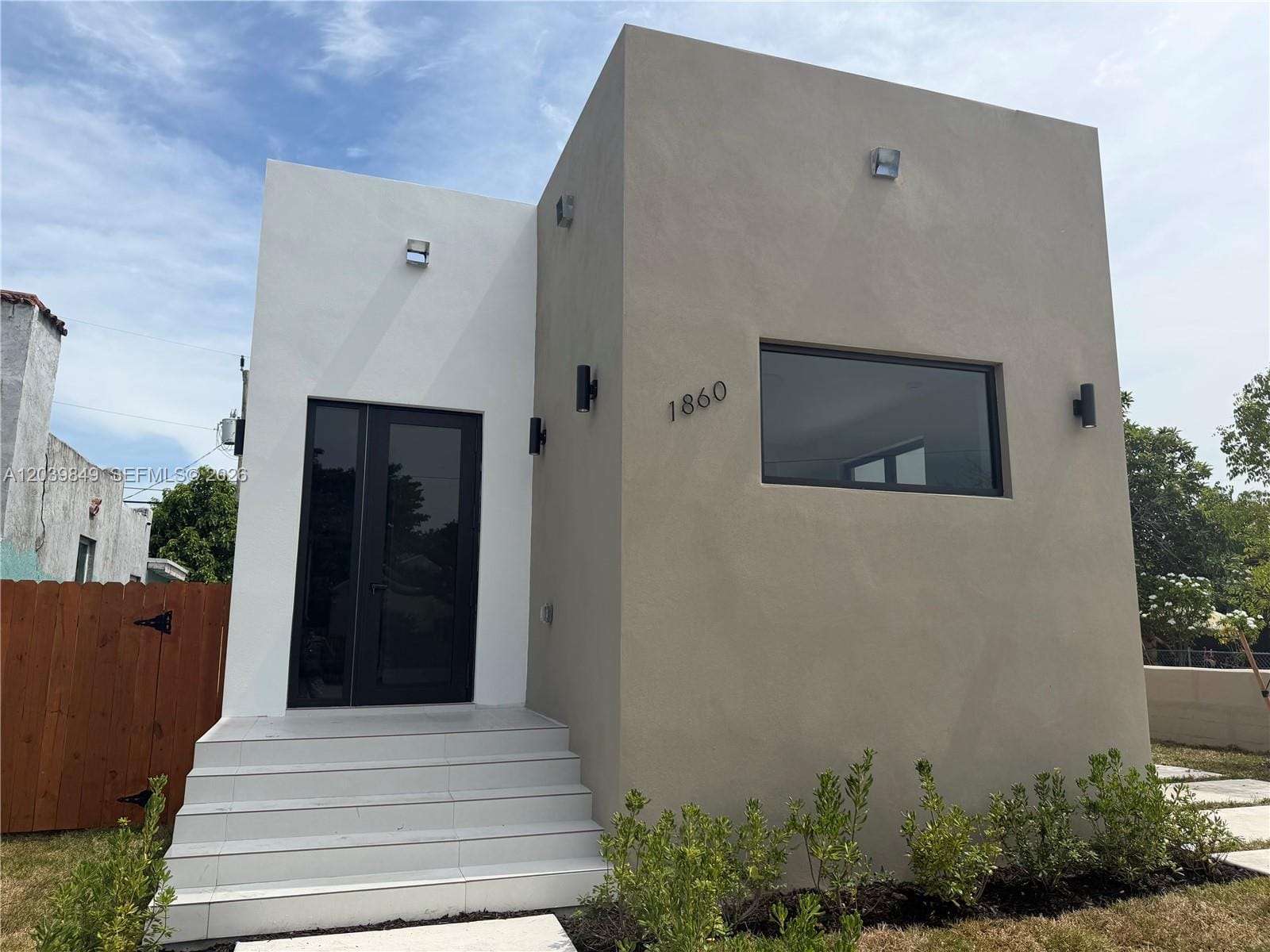 1860 NW 48th Street — photo 4