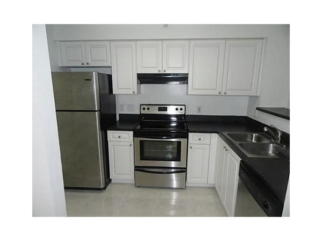 12166 Saint Andrews Place 111, Miramar, FL 33025
