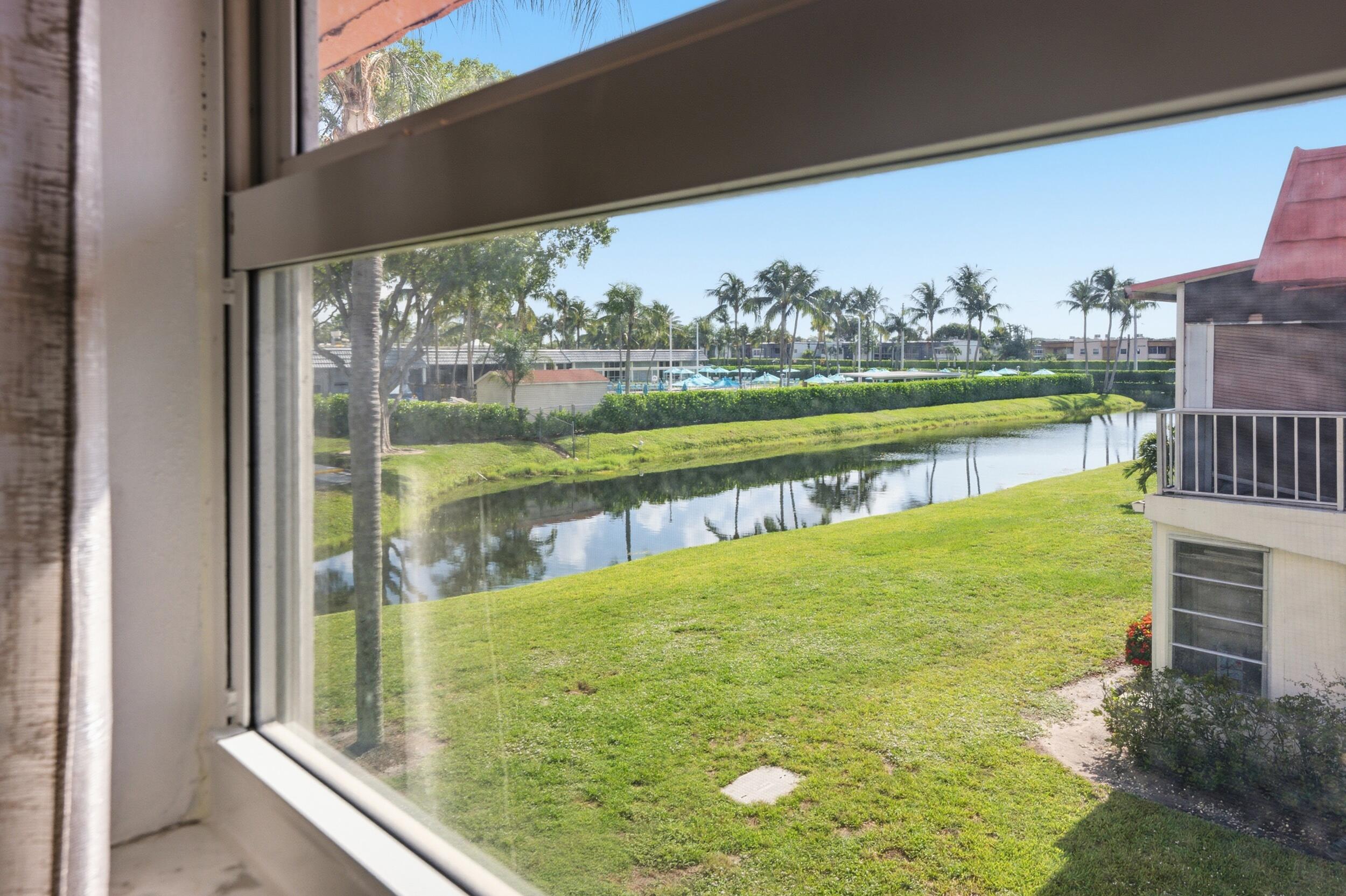47 Saxony A, Delray Beach, FL 33446 photo 23