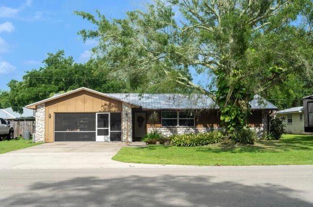 1864 SW 24th Avenue, River Lake Estates, Okeechobee, FL