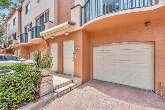 2107 SE 10th Avenue 809, Village East, Fort Lauderdale, FL