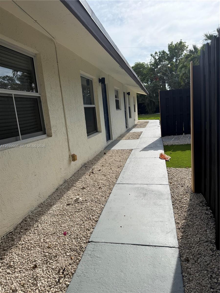 1533 NW 2nd Avenue 1 — photo 2