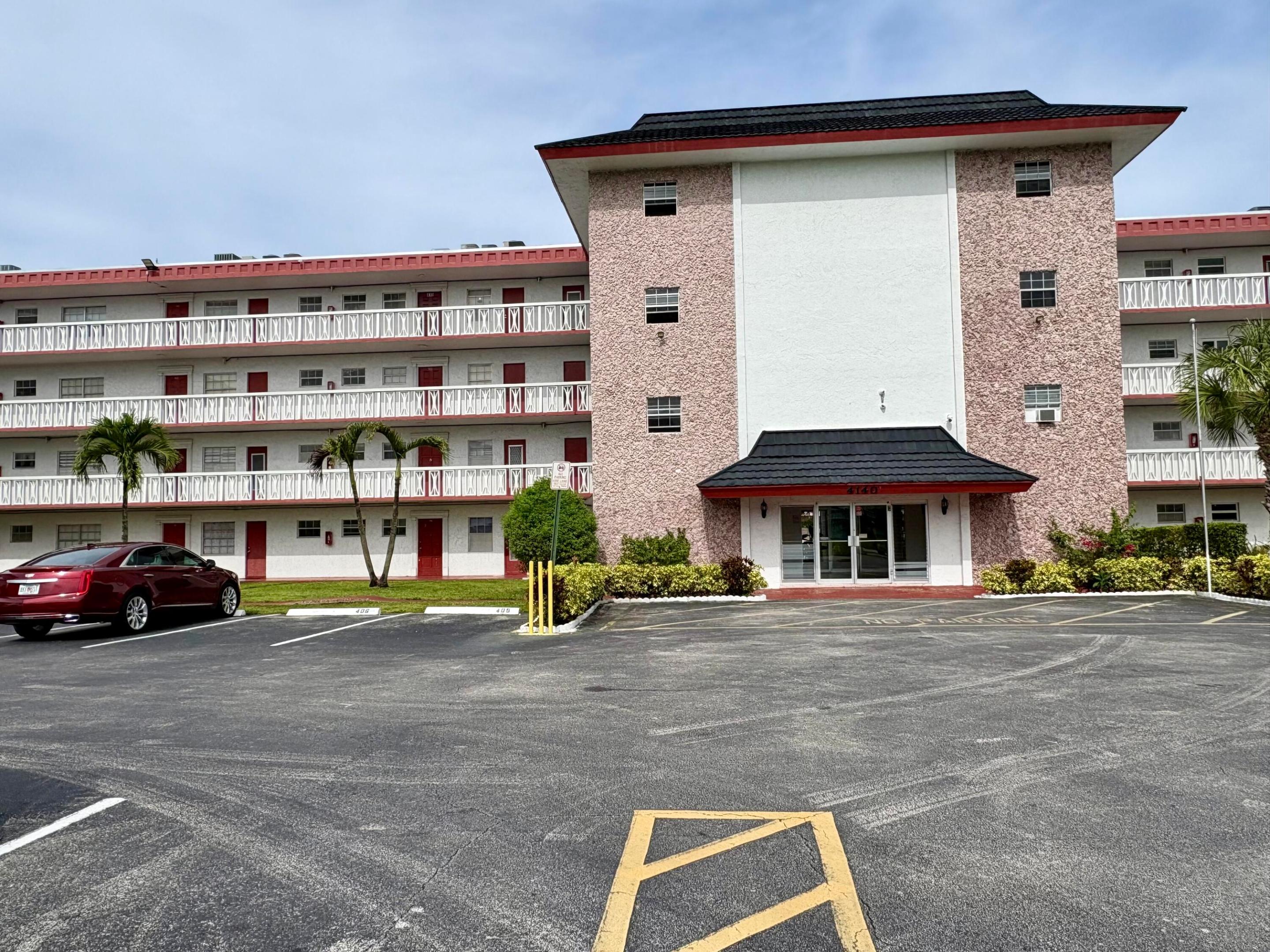 4140 NW 44th Avenue 411, Lauderdale Lakes, FL 33319, Lauderdale Lakes