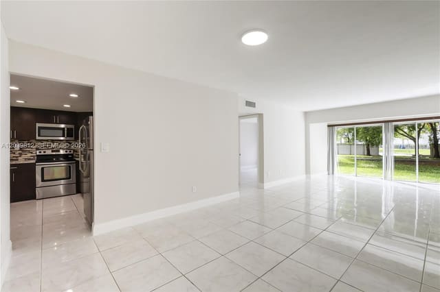9180 Fontainebleau Boulevard 103, Miami, FL 33172