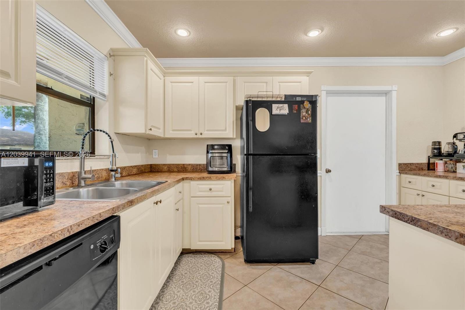 6633 N Parkway Drive 5-7 — photo 5
