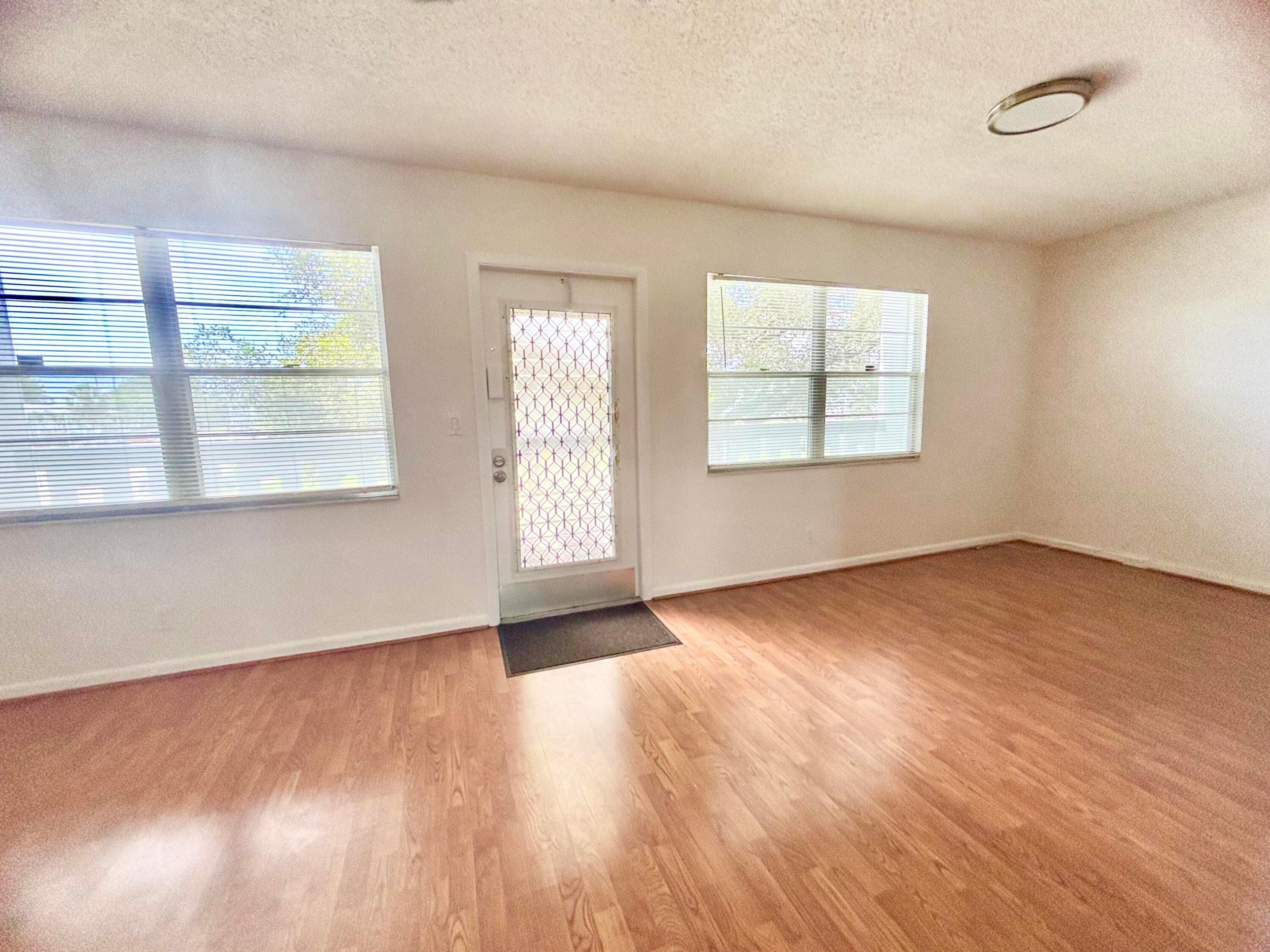 2069 Oakridge F Unit 2069 — photo 2