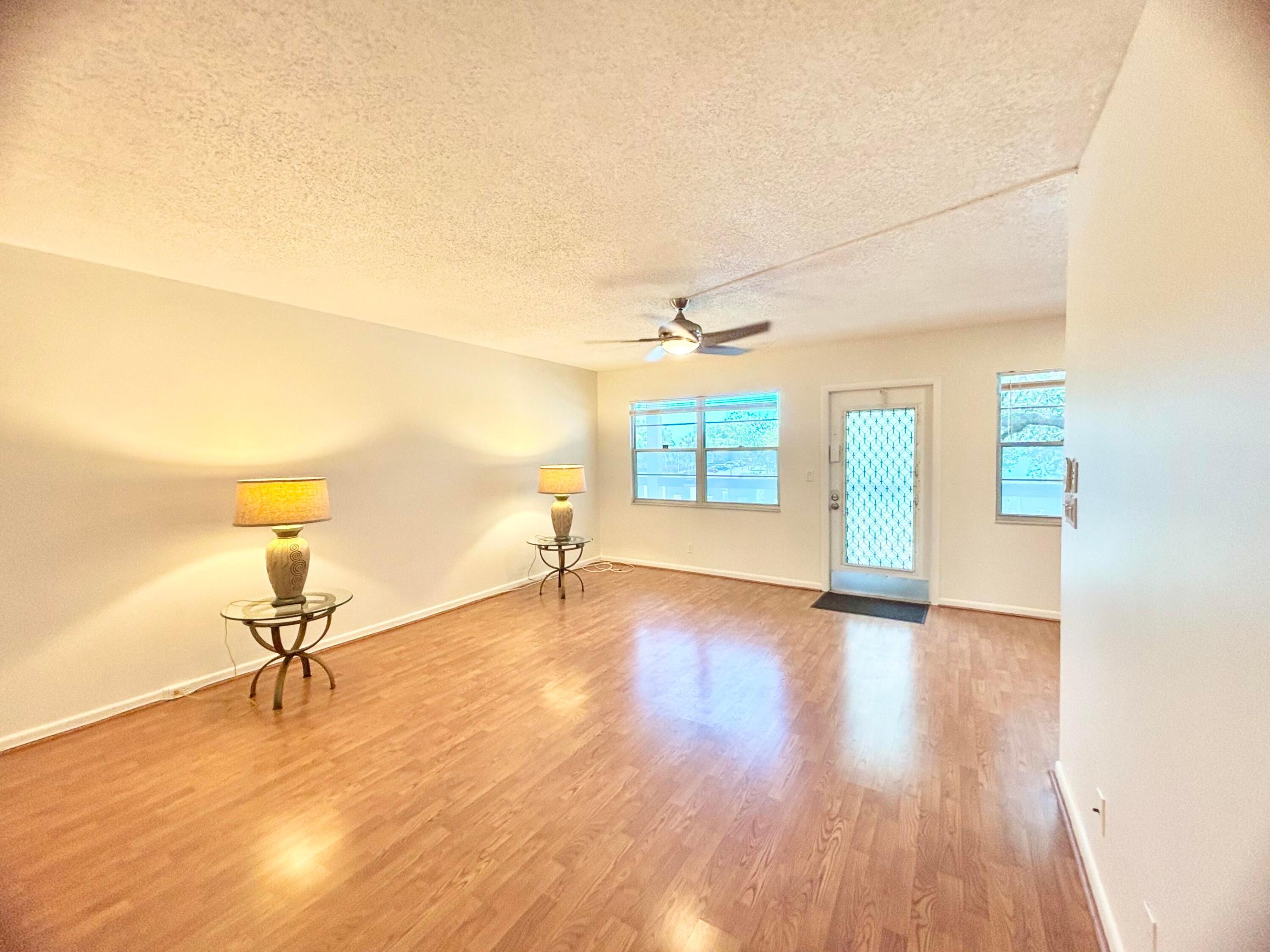 2069 Oakridge F Unit 2069 — photo 3