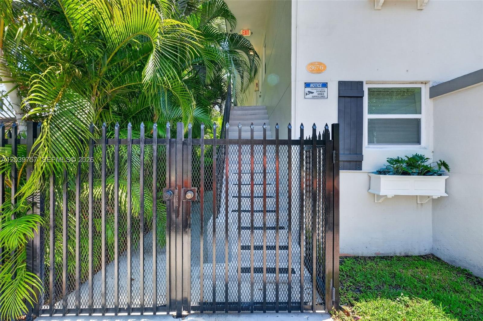 3676 Oak Avenue 5, Miami, FL 33133, Miami