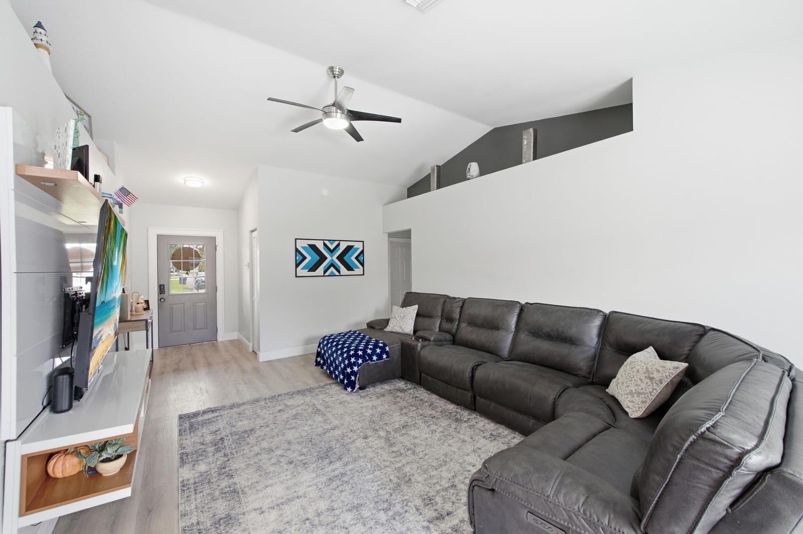5635 Lake George Place — photo 8