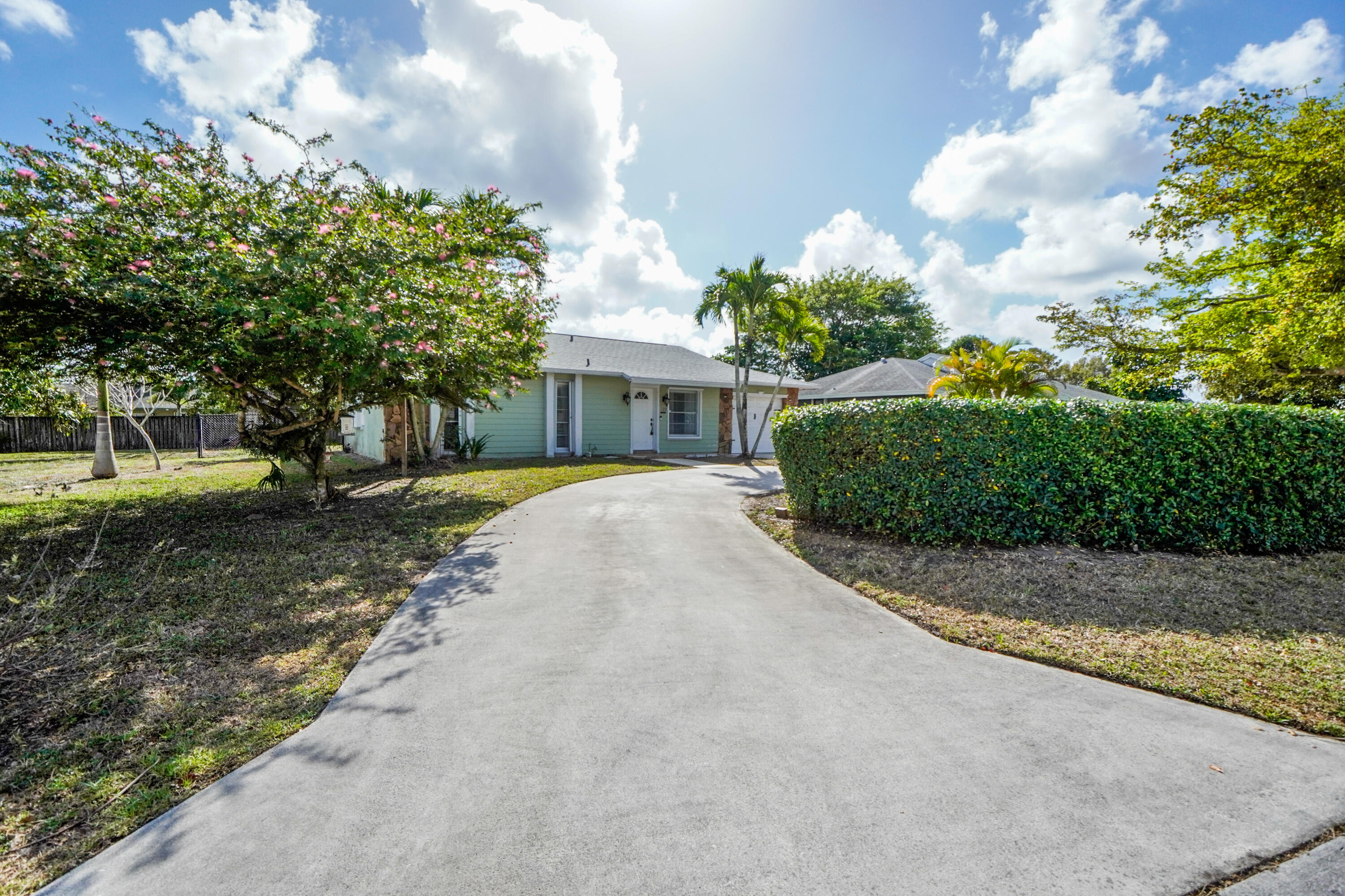 120 Swan Parkway W, Royal Palm Beach, FL 33411, Royal Palm Beach