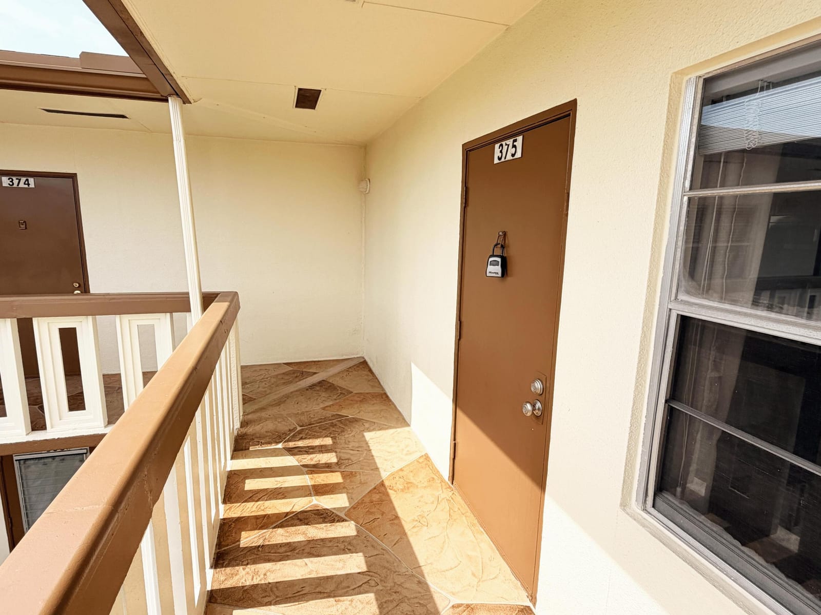 375 Mansfield I — photo 12