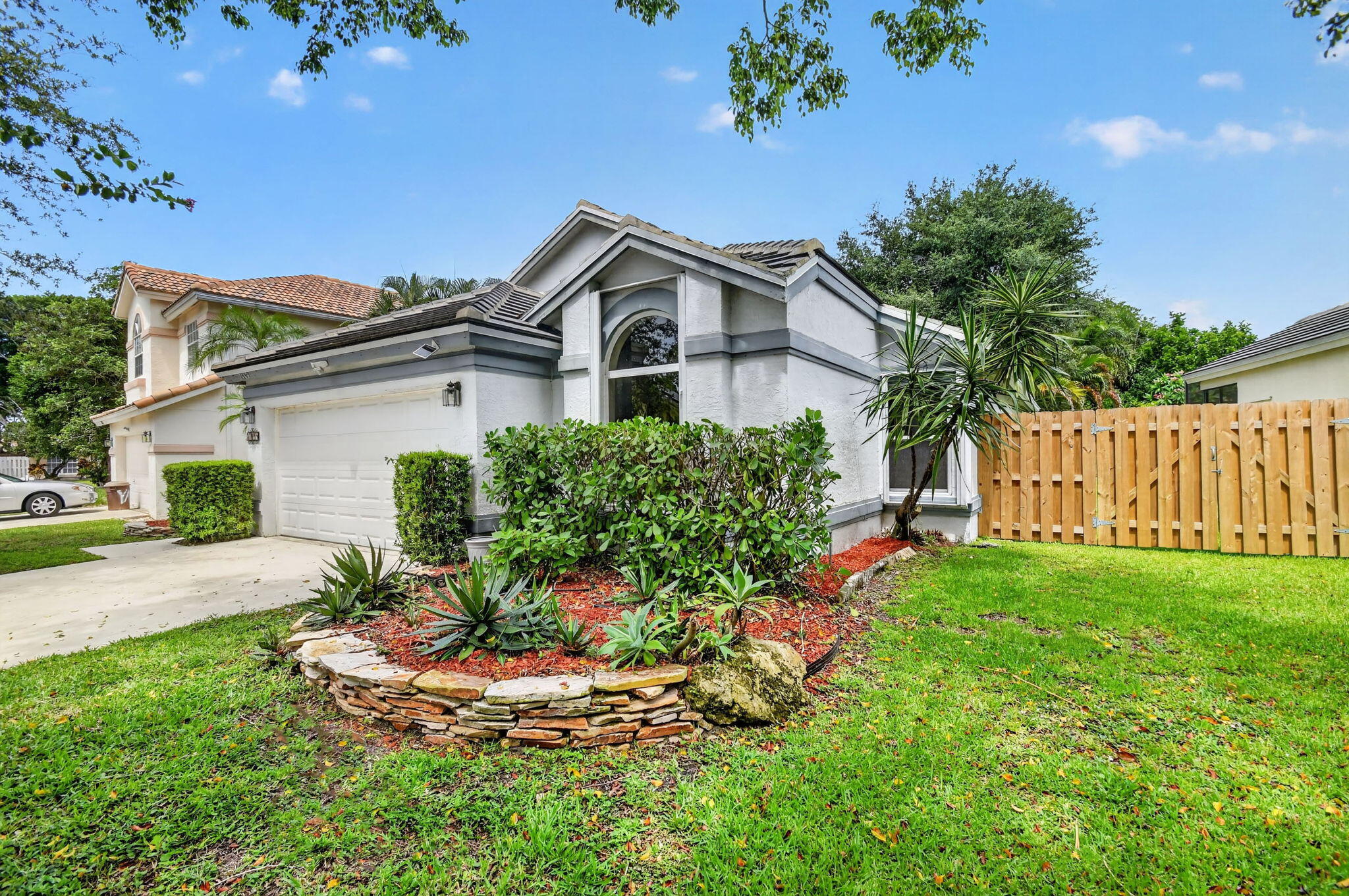 7449 Trescott Drive — photo 2