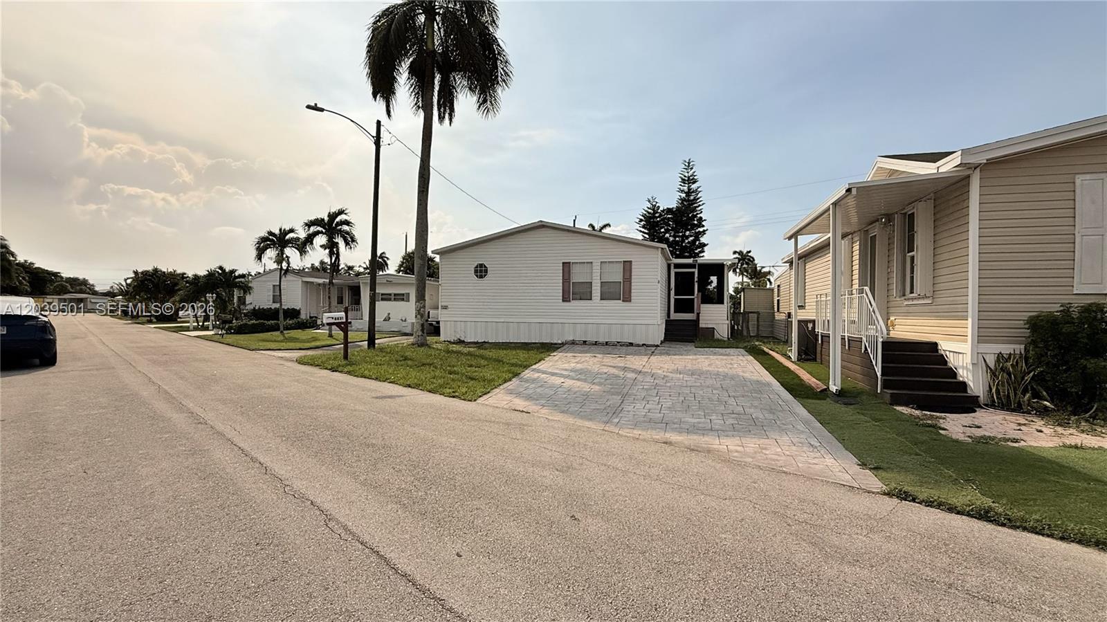 8631 SW 18th Place, Davie, FL 33324, Davie