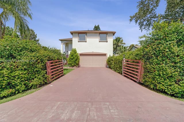 2151 NW 121st Avenue, Plantation, FL 33323