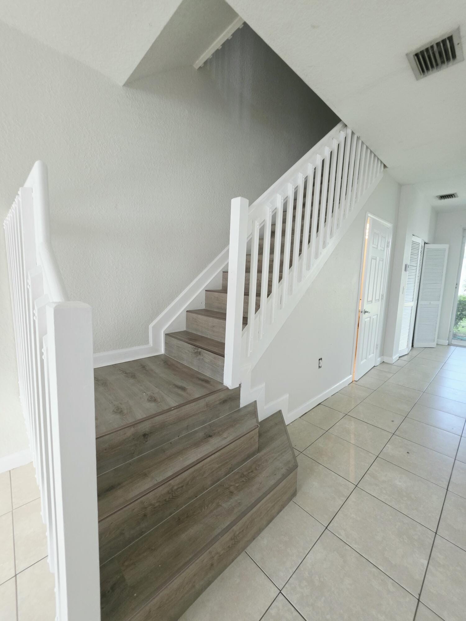 4154 Napoli Lake Drive — photo 8