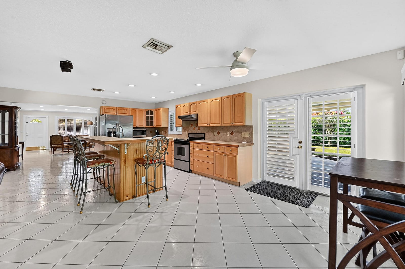 313 Poe Drive, Palm Springs, FL 33461 photo 13