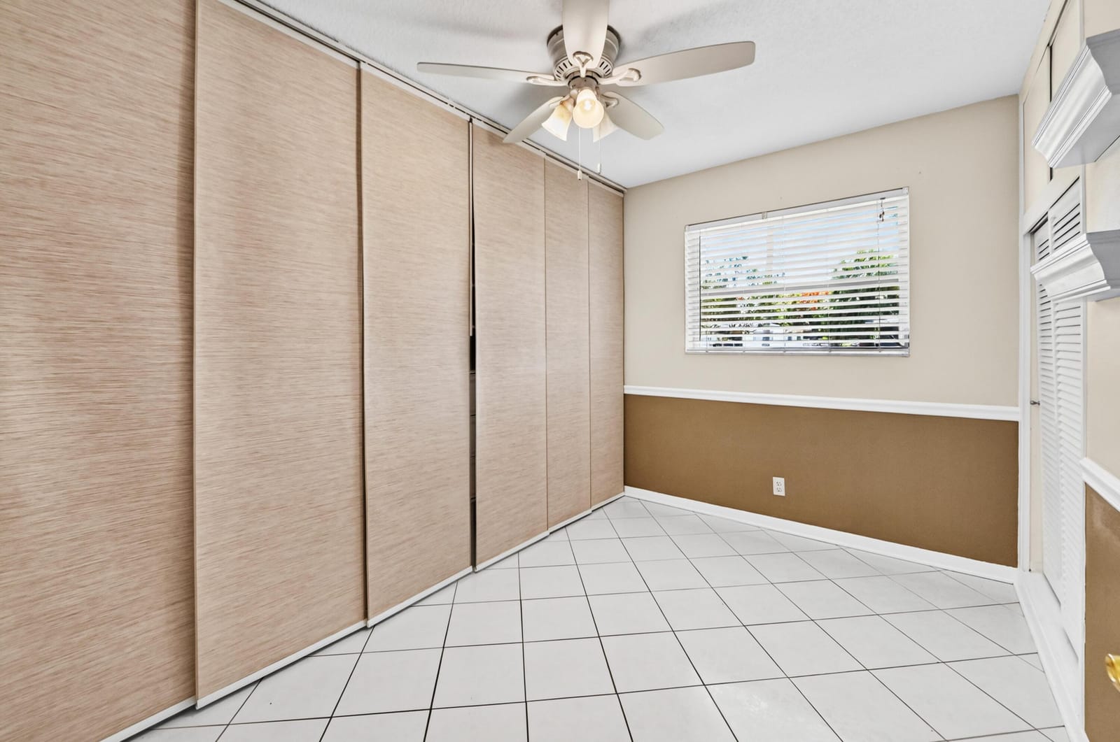 313 Poe Drive, Palm Springs, FL 33461 photo 16