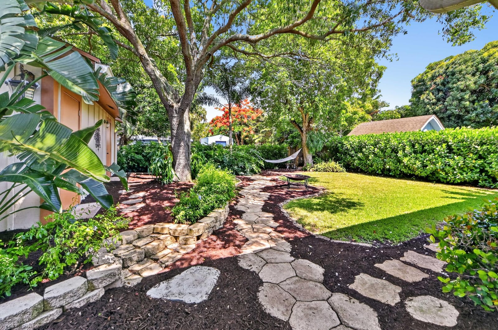 313 Poe Drive — photo 4