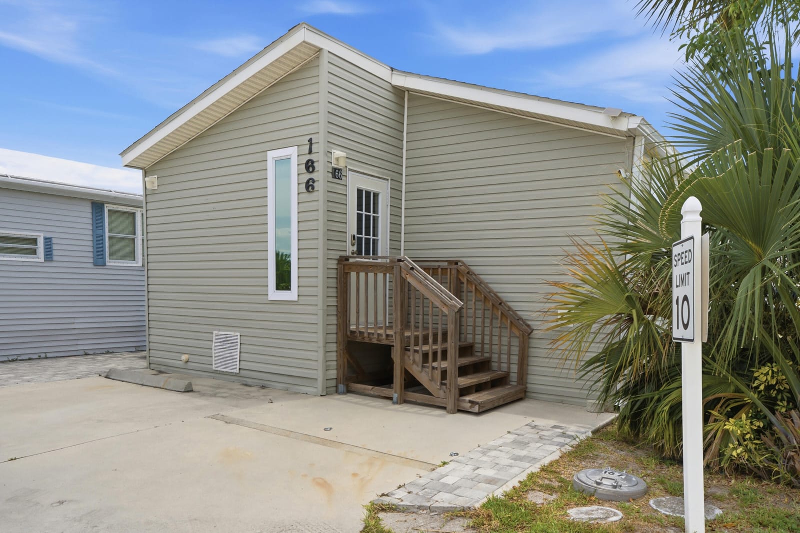 166 Nettles Boulevard, Jensen Beach, FL 34957 photo 3