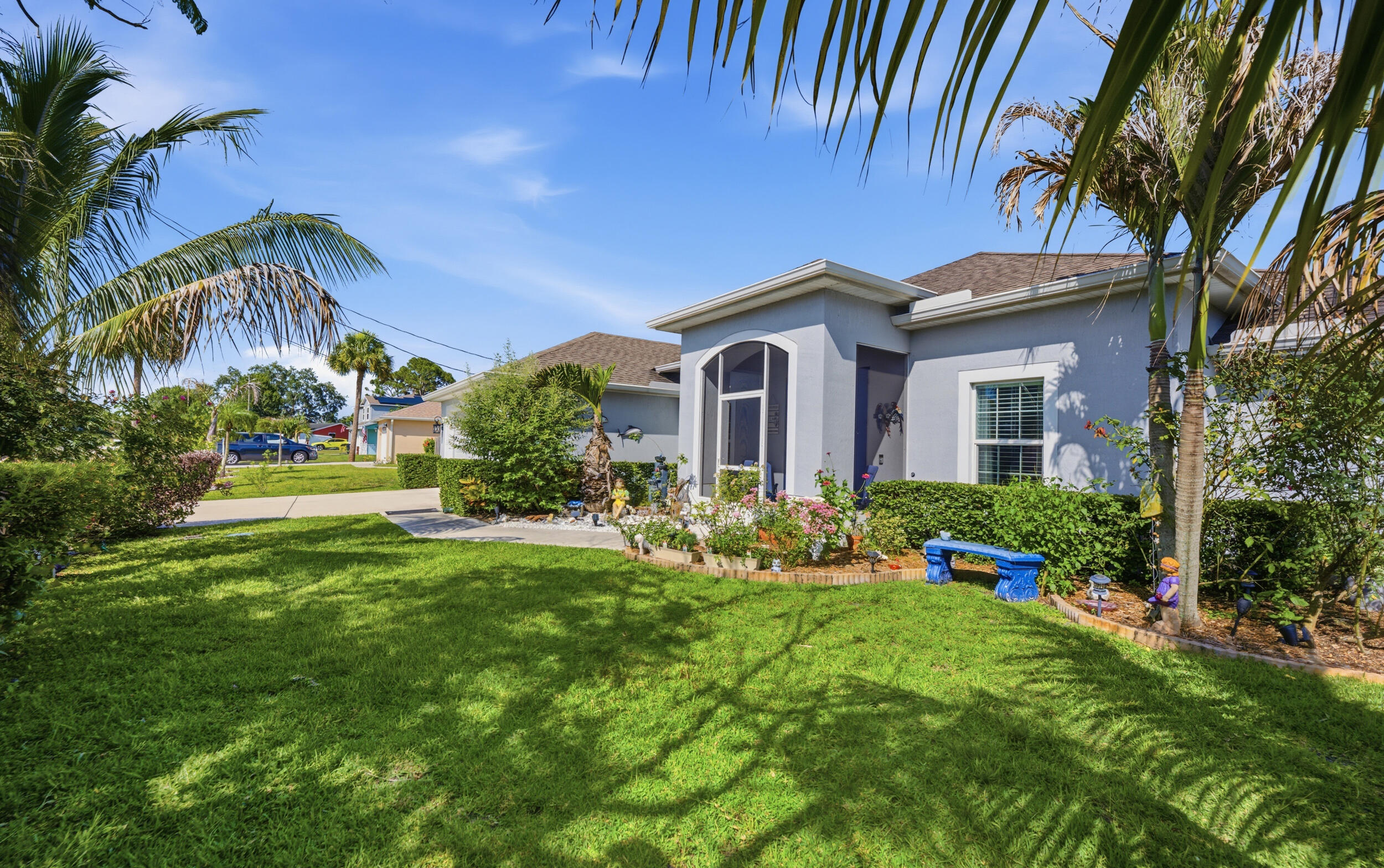 2081 SW Tropical Terrace — photo 4