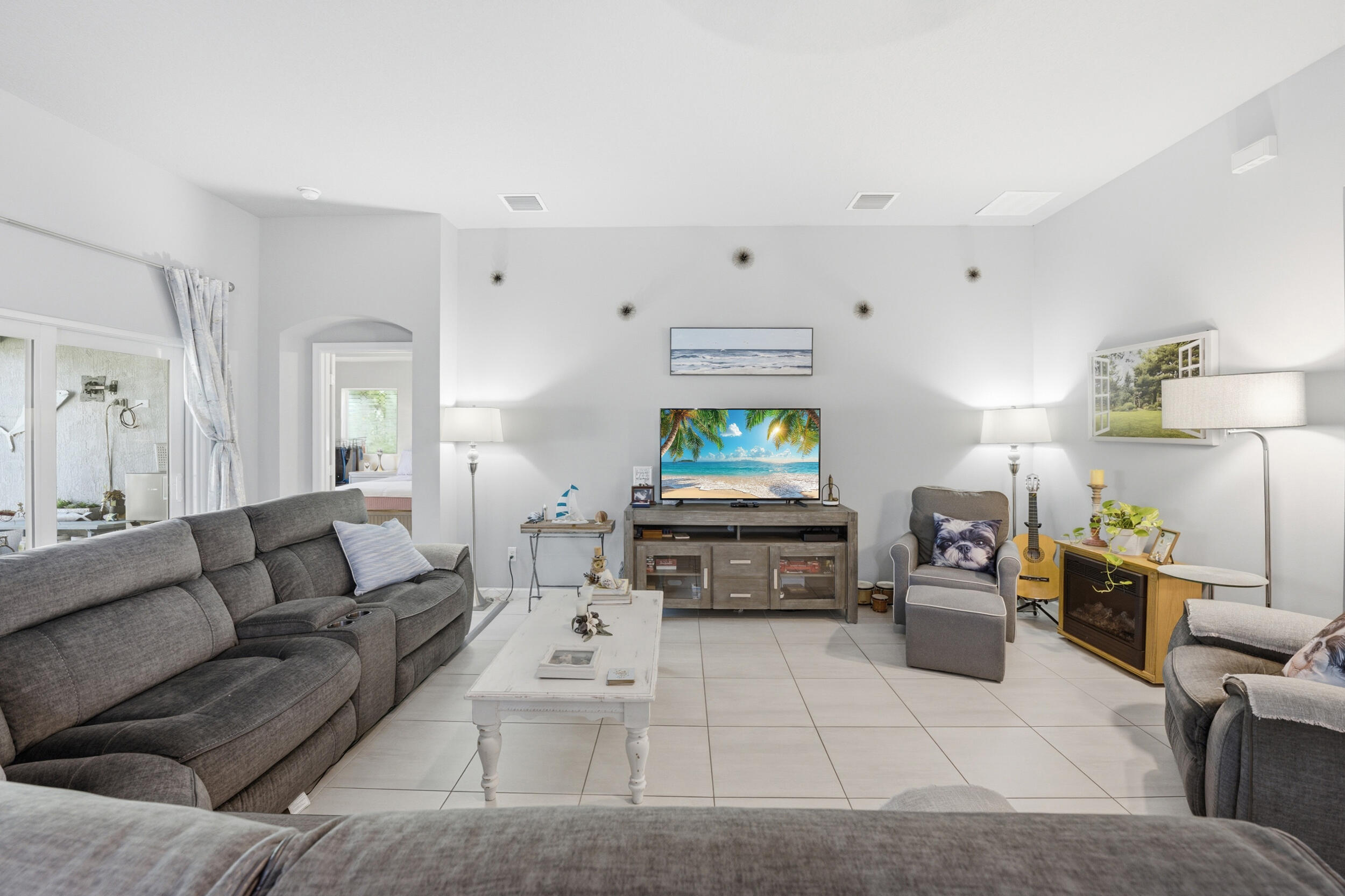 2081 SW Tropical Terrace — photo 8