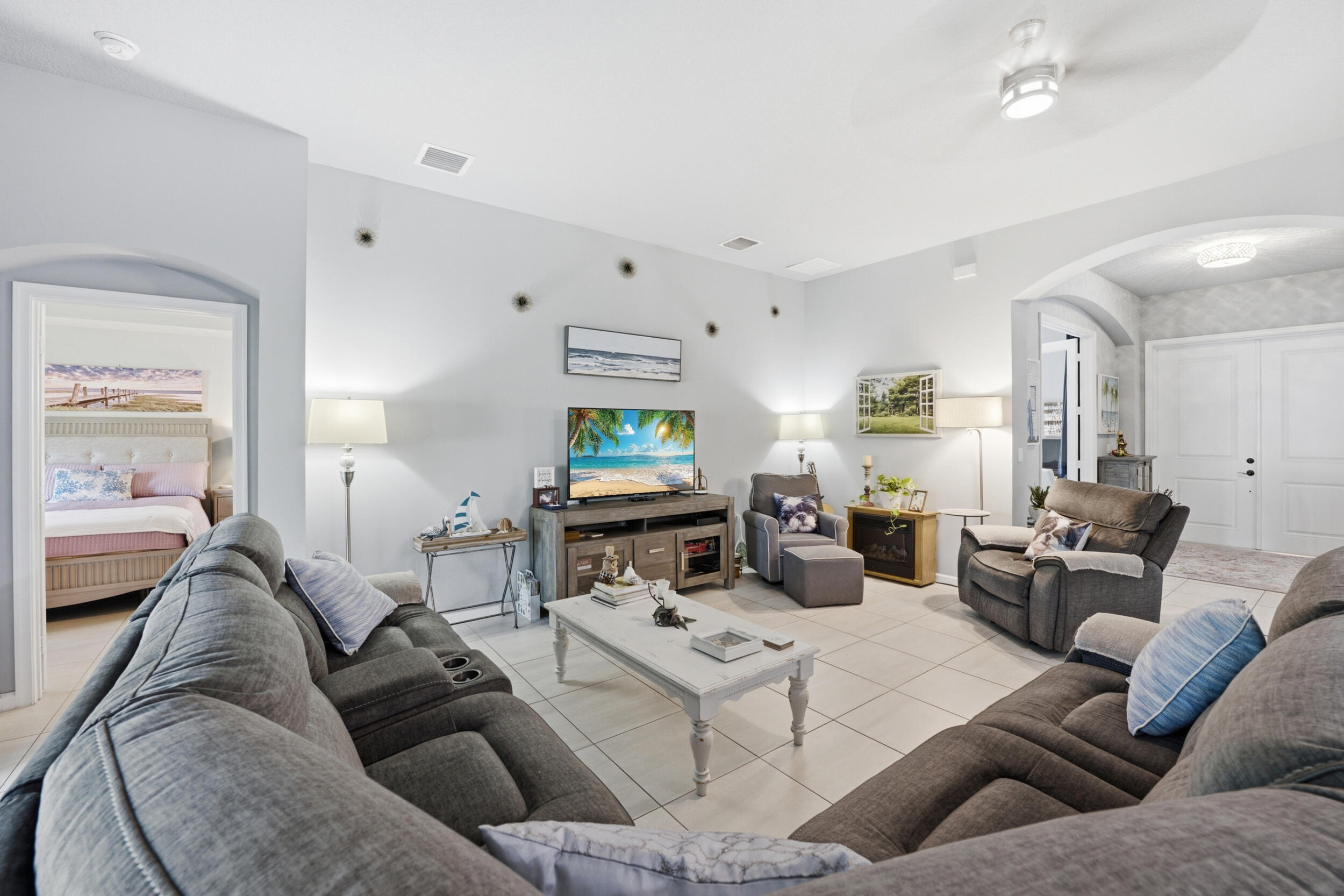 2081 SW Tropical Terrace — photo 9